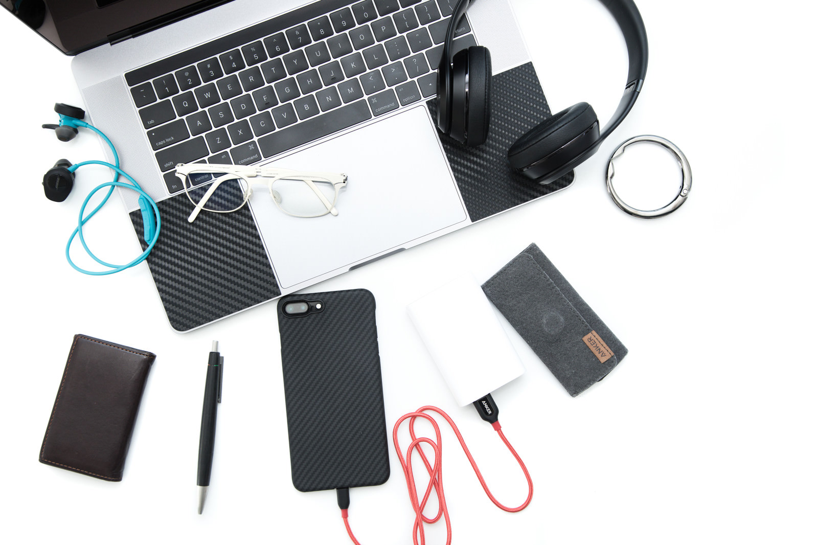 【2026年最新版】ShopifyとBASEの違いを比較｜料金・メリット・特徴を解説！