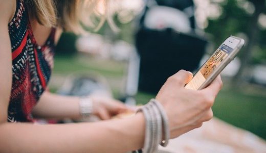 スマホは縦に見る人が多い？縦画面の動画広告を作ろう！