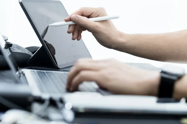 shopifyについて調べてている様子