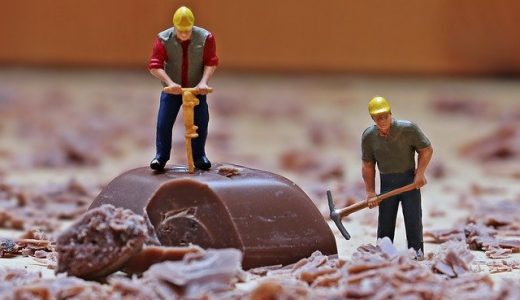 ブロンソンは穴を掘る、脇目もふらずに掘る。データマイニングは何を掘る？