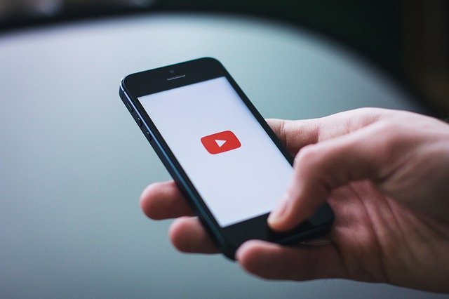 YouTube動画広告の単価はいくら？メディアの特徴と料金相場を徹底比較