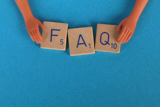 FAQと書かれたブロック